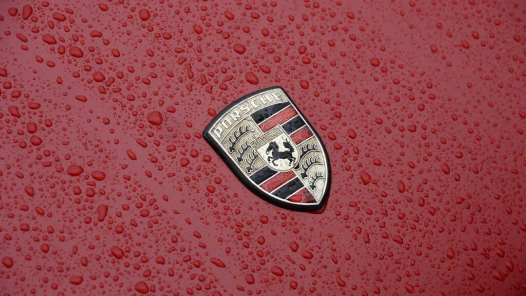 В Porsche придумали, как извлечь ценное сырье из отработанных литиевых АКБ
